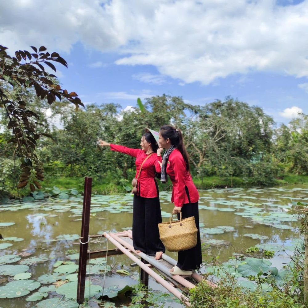 Một Ngày Làm Nông Dân Miền Tây