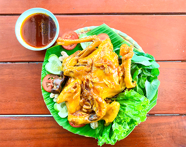 Gà om dâu - Khu du lịch Tuấn Tường