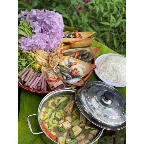 Lẩu Mắm Bông Lục Bình – Hương Vị Dân Dã Chỉ Có Ở Miền Tây Sông Nước