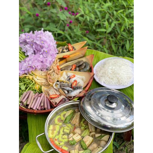 Lẩu Mắm Bông Lục Bình – Hương Vị Dân Dã Chỉ Có Ở Miền Tây Sông Nước