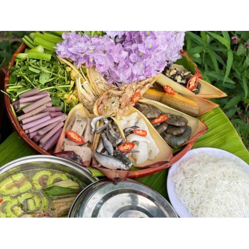 Lẩu Mắm Bông Lục Bình – Hương Vị Dân Dã Chỉ Có Ở Miền Tây Sông Nước