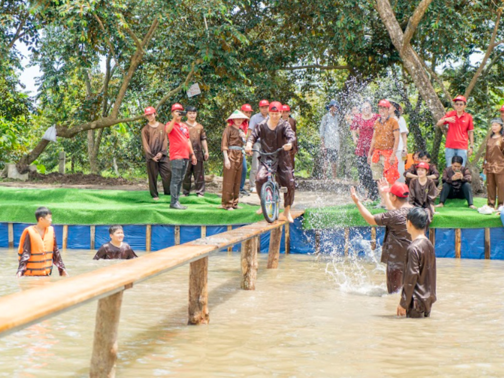 Đua xe qua ván - Khu du lịch Tuấn Tường