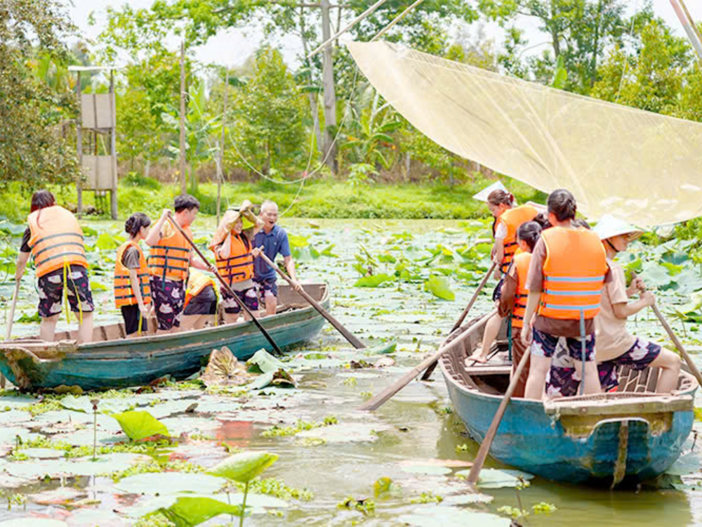 Không khí vui chơi sôi động – Náo nhiệt