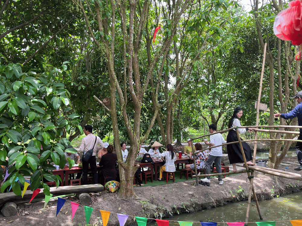 Thưởng thức ẩm thực bản địa đậm nét miền Tây