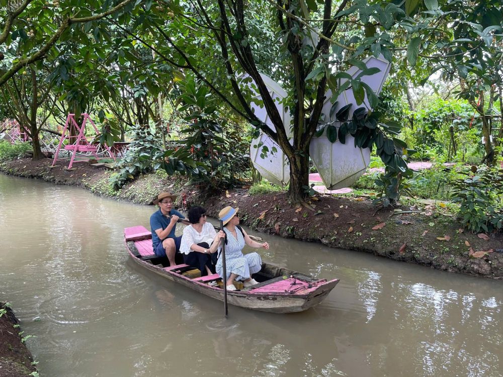 Hòa mình vào không gian sông nước miệt vườn